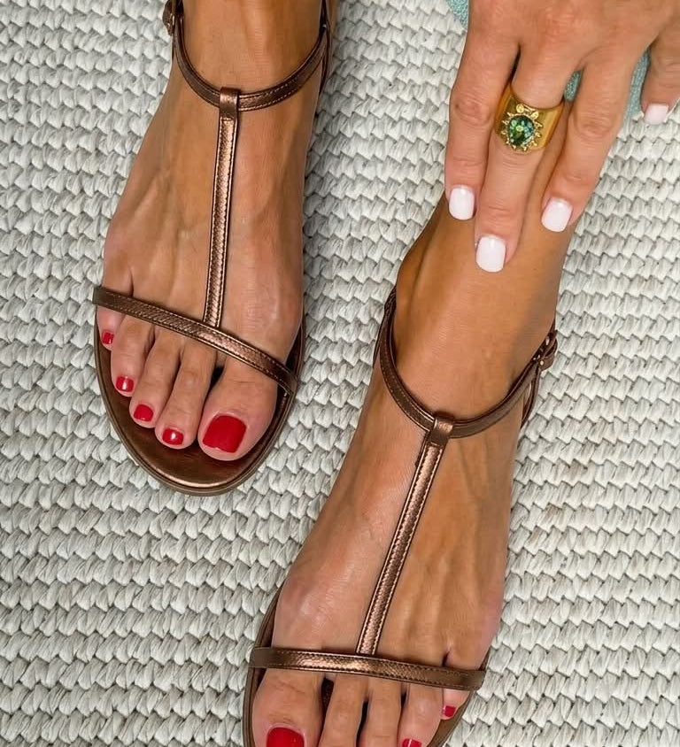 Sandalias Metalizadas de Verano Planas con Tira en T