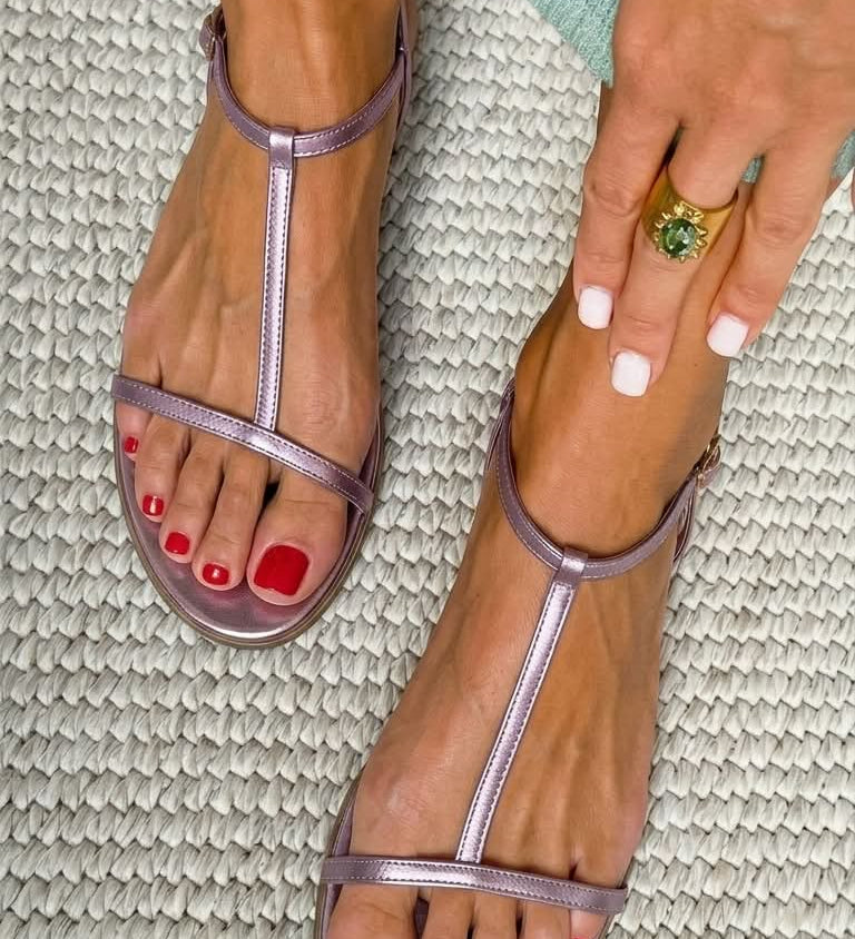Zafira - Sandalias  Planas Metálicas con Tiras en T para Verano