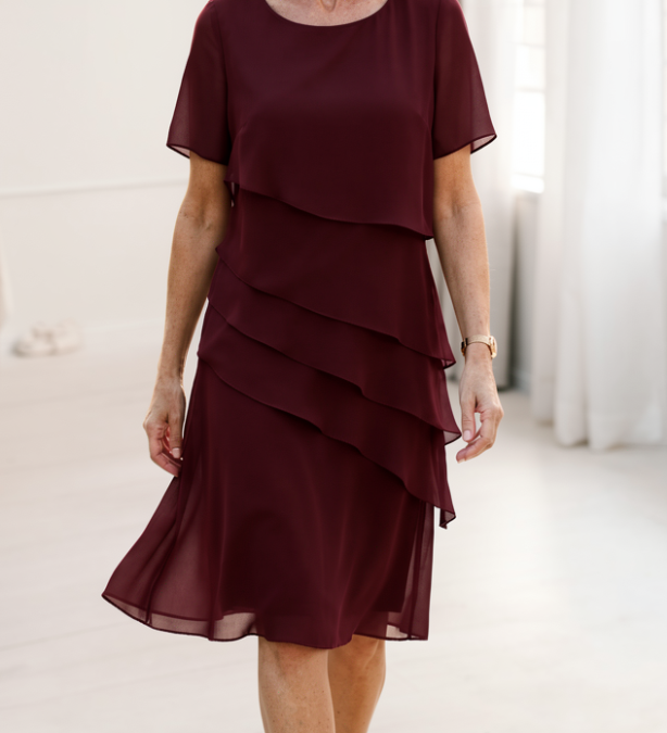 Julia – Vestido Elegante y Fluido con Volantes