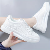 Zapatillas blancas chic de comodidad ligera
