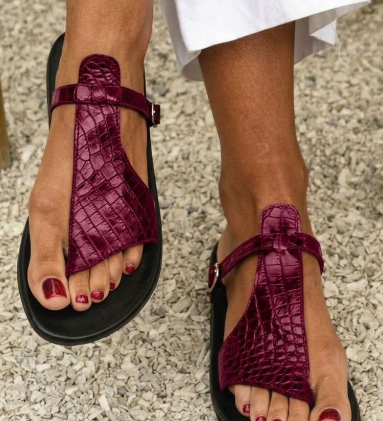 Sandalias de Dedo Efecto Cocodrilo con Tira y Hebilla en el Empeine