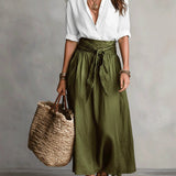 Rocío | Conjunto de Dos Piezas: Top Negro y Falda Midi Verde Oliva