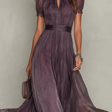 Flavia | Vestido Largo Morado con Escote de Ojo de Cerradura y Ribete de Encaje en Chifón