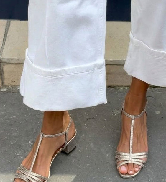 Sandalias Metalizadas con Hebilla, Tira en T y Tacón de Bloque