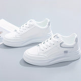 Zapatillas blancas chic de comodidad ligera